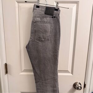Lucky Brand Men’s 121 Heritage Slim Jeans